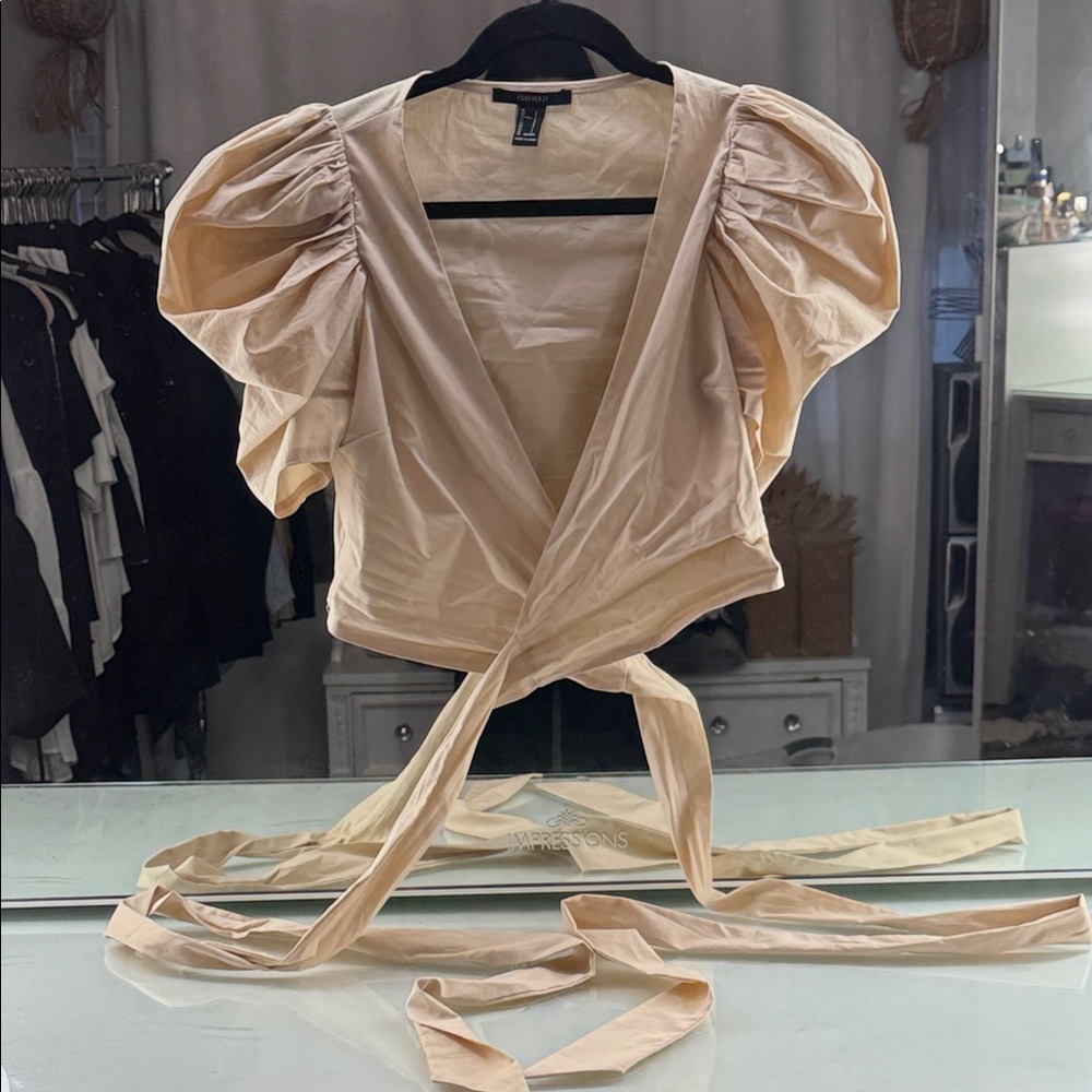 Forever 21 Crop Top Nude Beige Cream Puff Sleeve Crop Top Small - Picture 11 of 14